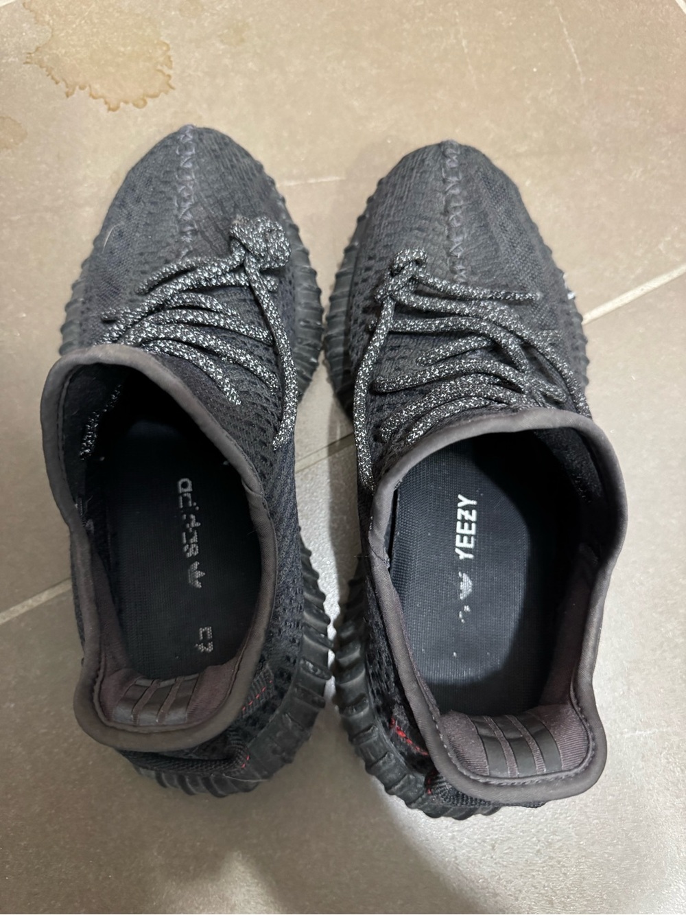 Adidas YEEZY BOOST 350 V2 Black Non-Reflective - Picture 2 of 3